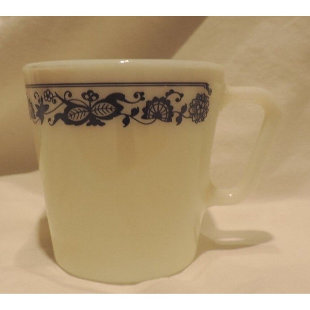Vintage Pyrex Old Town Blue Onion Microwave Tea Coffee Cup Mug